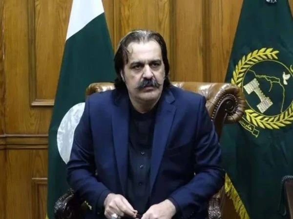 د خېبرپښتونخوا اعلی وزیر علي امین ګنډاپور د عمران خان په امر له خپلې دندې استعفا وکړه 