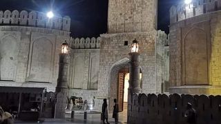 د څلورو طالب چارواکو پر استوګنځي او مدرسه بدل شوی ارګ