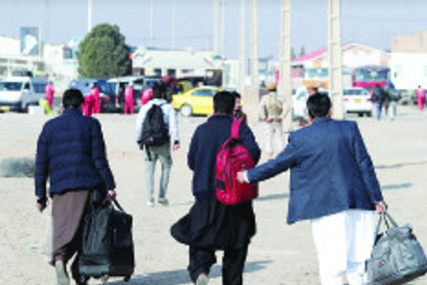 As Diseases Spread Across Afghanistan Border Controls Tightened, Says Iranian Official