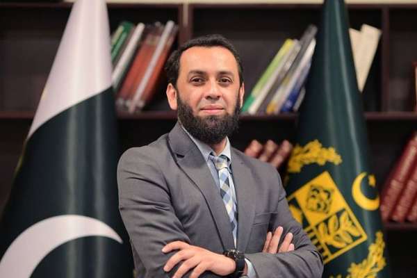 وزیر اطلاعات پاکستان از طالبان خواست از «ذهنیت جنگجویانه» فاصله بگیرد