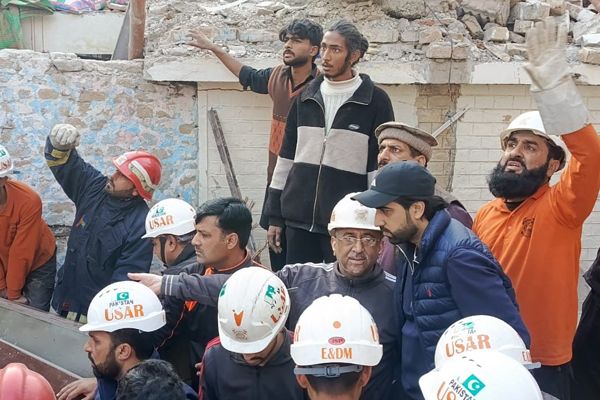 په اسلاماباد کې د ګازو ډبې د چاودنې له امله د ناوې او زوم په ګډون اته کسان وژل شوي دي