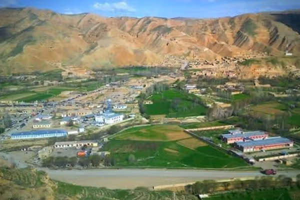 باشندگان درهصوف: «ولسوال هم از مردم پول میگیرد و هم افراد بیگناه را بازداشت میکند»