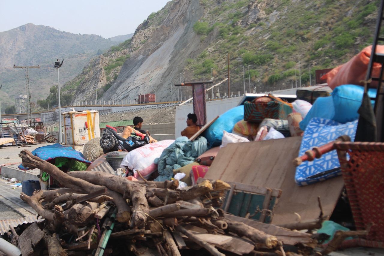 له پاکستانه تر افغانستانه؛ د افغان کډوالو پر وړاندې د بېرته ستنېدو سخت سفر