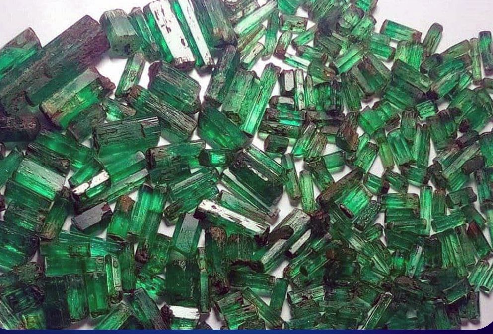 طالبان وايي په پنجشېر کې د زمردو د کان کېندونکو شمېر ۴۰ سلنه ډېر شوی