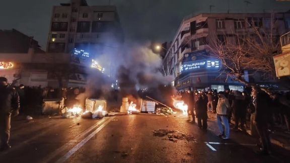 ادامه اعتراضات ایران؛ ترامپ گزینههای نظامی را بررسی میکند