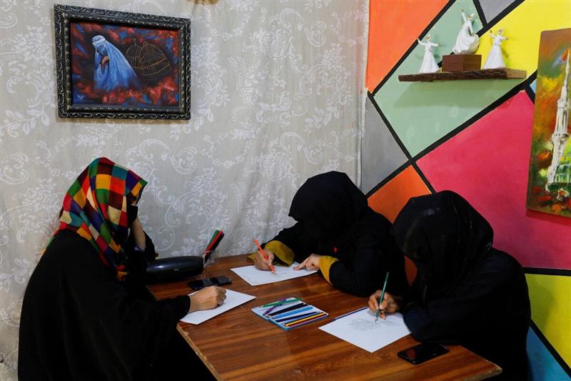 پژوهشگر دیده‌بان حقوق بشر: زنان افغان همچنان برای «نان، کار و آزادی» ایستادگی می‌کنند