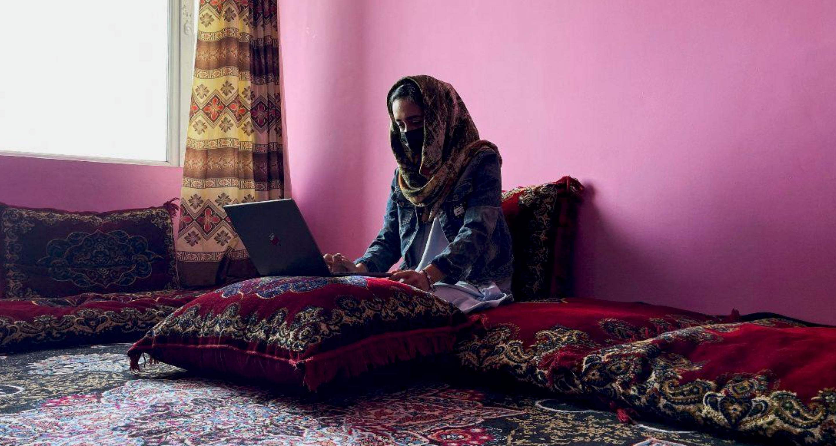 له زده‌کړو بې‌برخې نجلۍ: کم‌عمره نجونې يا خپګان ته لوېږي او يا واده ته اړې کېږي