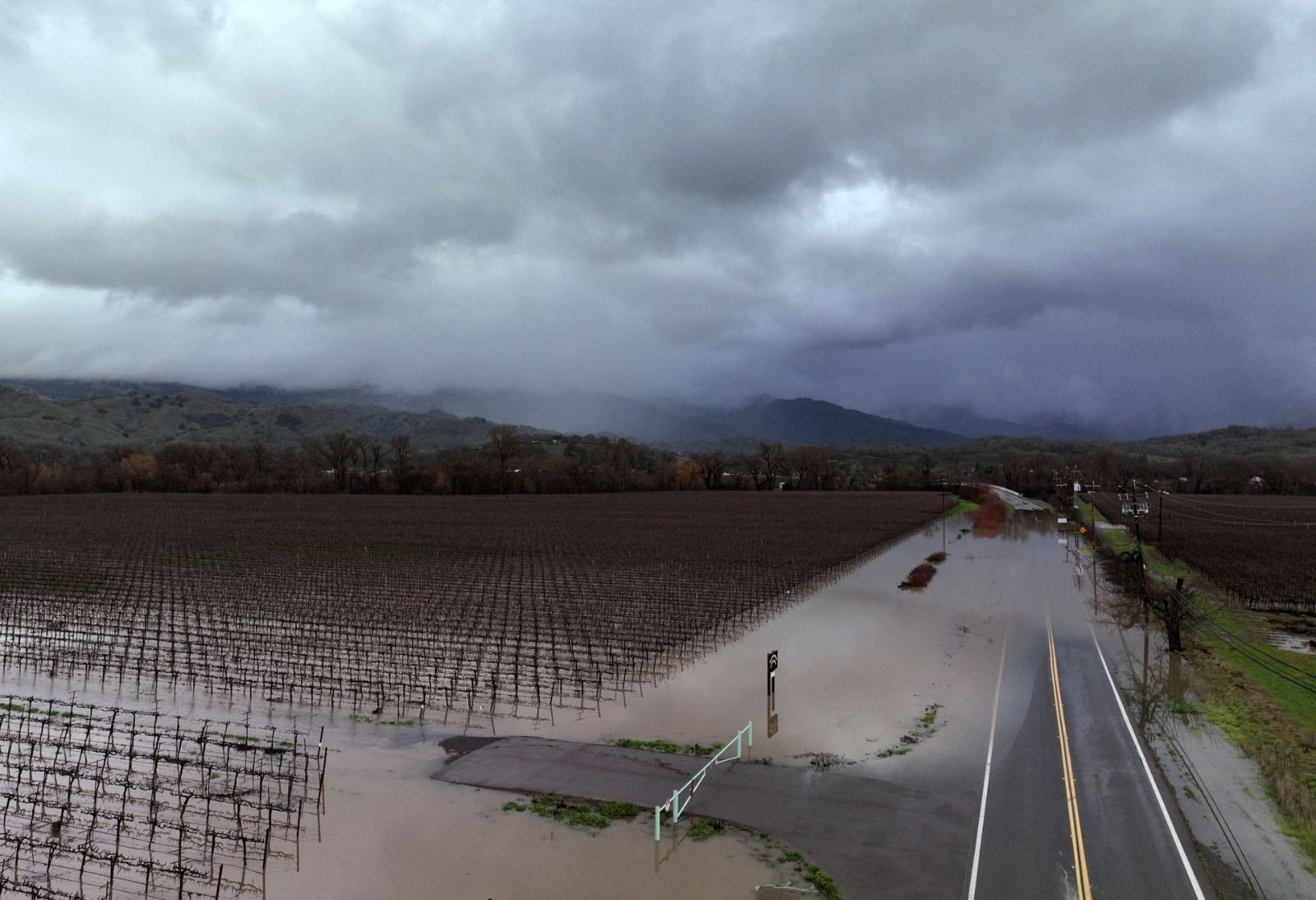  بیش از ۷۰ میلیون نفر در جنوب و شمال‌شرق امریکا با تهدید طوفان و سیل مواجه اند