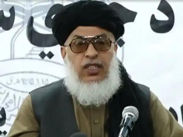 عباس ستانکزی: تصمیم پاکستان برای اخراج مهاجران افغان به معنی آغاز درگیری با طالبان است