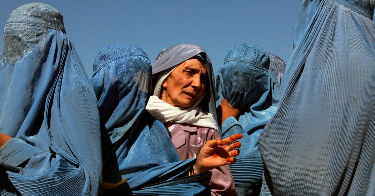 ملګري ملتونه: افغانستان کې د ښځو د ملاتړ له نیمايي ډېر بنسټونه تړل کېدو له ګواښ سره مخ دي