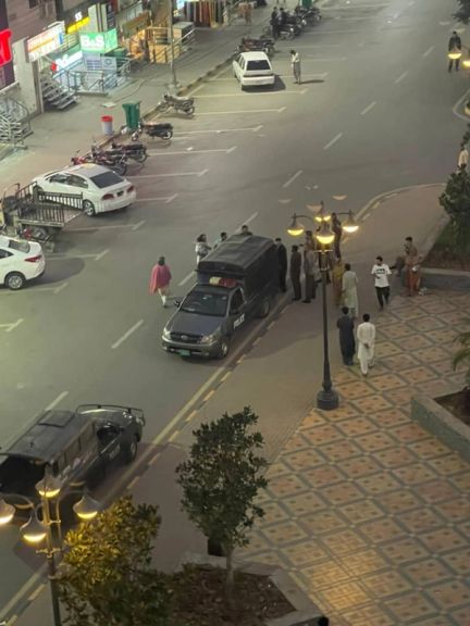 پاکستان په اسلاماباد او راولپنډۍ کې د افغانانو پر کورونو د چاپو وهلو عملیات پراخ کړي دي