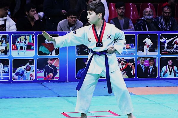 آغاز رقابتهای تکواندو پومسه و کیوروگی خردسالان و نونهالان در کابل