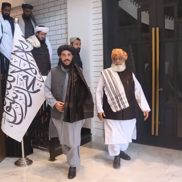 طالبان از مولانا فضل‌الرحمان برای شرکت در مراسم پنجمین سالروز بازگشت به قدرت دعوت کرد