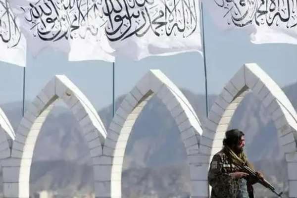 Taliban Publicly Flogs Woman In Faryab For 'Running Away From Home'