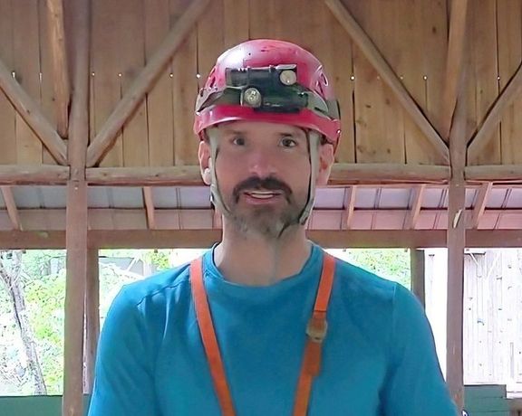 تیمهای امداد در ترکیه عملیات نجات مردی که در عمق هزار متری یک غار گیر مانده آغاز کردهاند