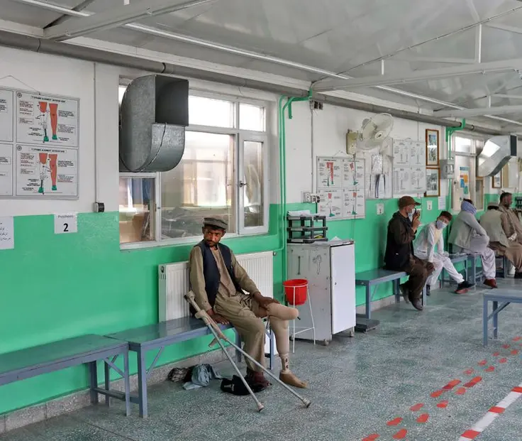 د سره صلیب کمېټه: د بودیجې د کمښت له امله په افغانستان کې له ۲۵ روغتونونو سره مرستې بندوو 