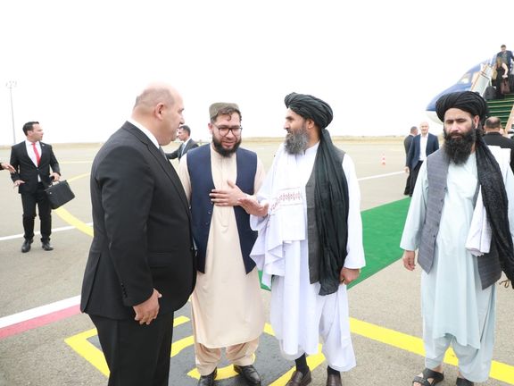 ملا برادر د ایکو په غونډه کې د ګډون په موخه د اذربایجان پوزولي ښار ته لاړ