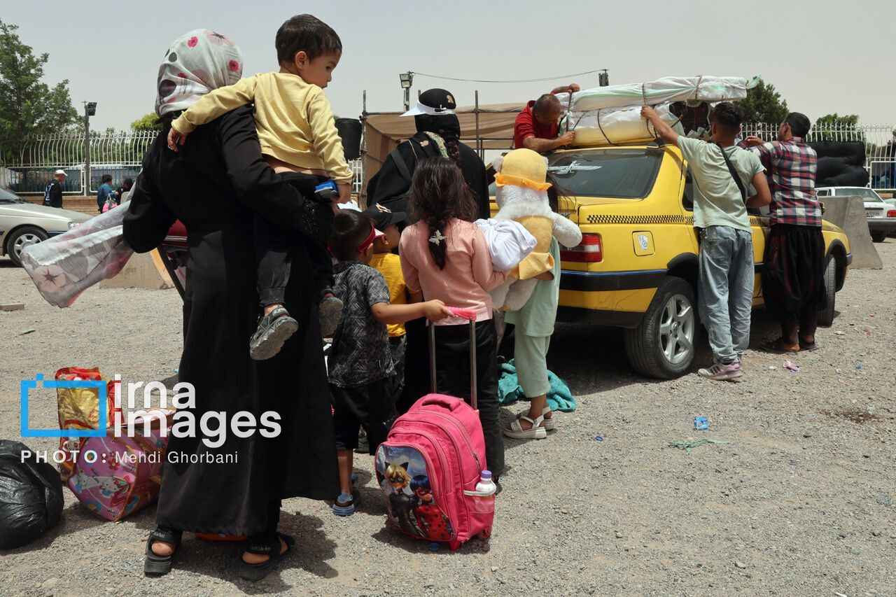 مقام جمهوری اسلامی می‌گوید روزانه تا سه هزار مهاجر افغان از ایران اخراج می‌شوند