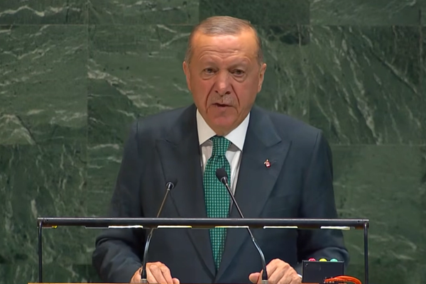 اردوغان وايي طالبان باید د افغانستان ګرده ټولنه په غېږ کې ونیسي