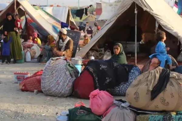 پاکستان پنج کمپ پناهجویان افغان را پس از ۴۰ سال بست
