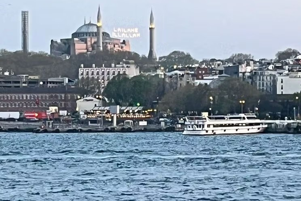 مصادر: وفد من طالبان يتوجه إلى تركيا لعقد الجولة الثالثة من المفاوضات مع باكستان