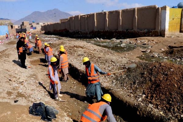 کندهار ښاروالۍ د تنظیف برخې سلګونو کارګرو ته د تېرو دوو میاشتو معاش نه دی ور کړی