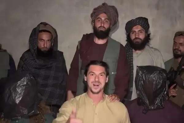 د بشري حقونو د فعالانو ټولنه: طالبان له بهرنیو سېلانیانو د «تبلیغاتي الې» په توګه کار اخلي