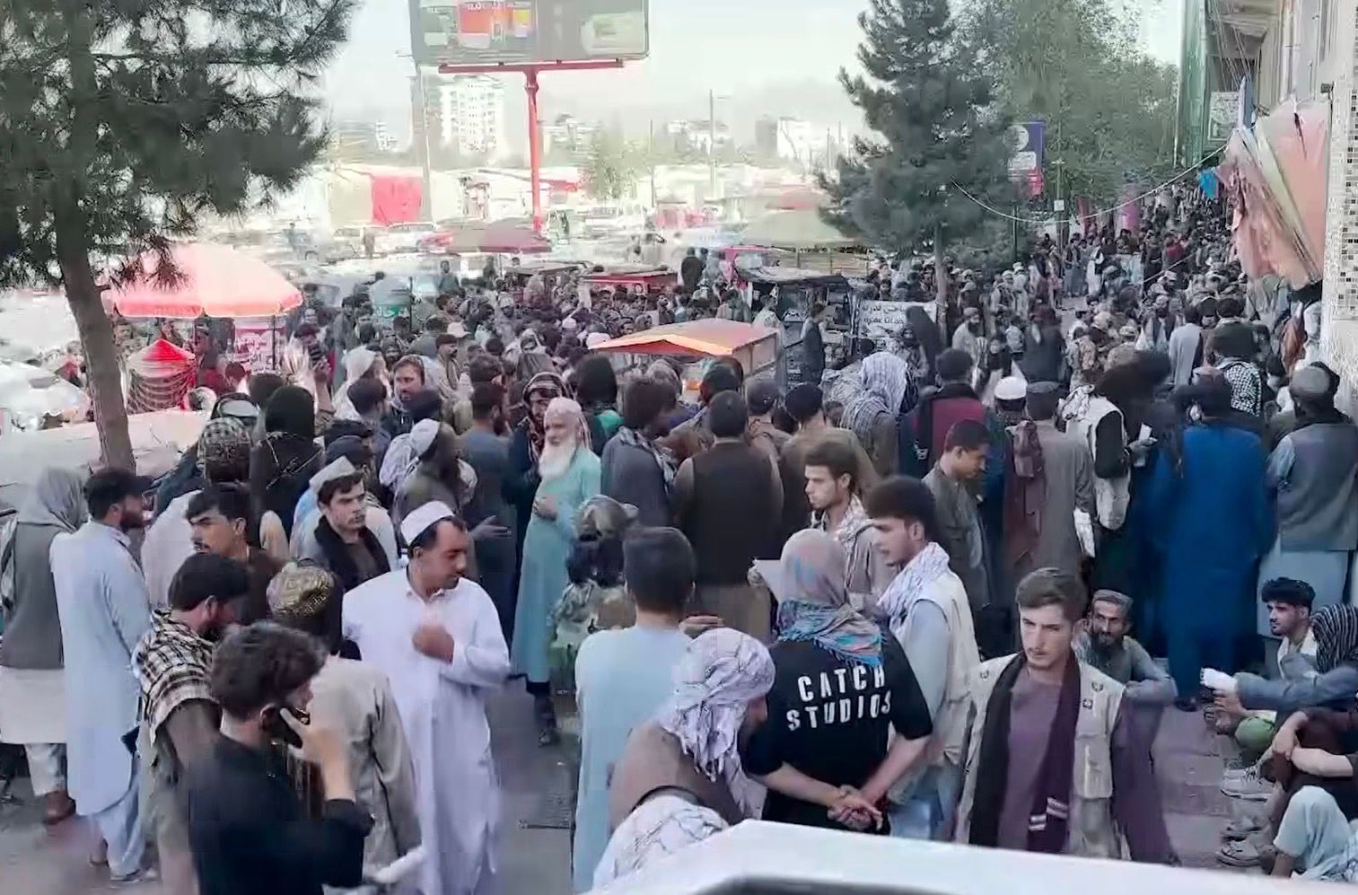 د طالبانو نه ترسره کېدونکې ژمنې؛ له ۲ میاشتو راهیسې هېڅ افغان کارګر قطر ته نه دی استول شوی