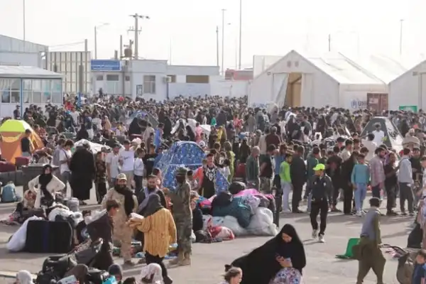 میډیا لاین: په ایران کې کړکېچ افغان کډوال بېرته بېکارۍ او د طالبانو واکمنۍ ته ستنوي