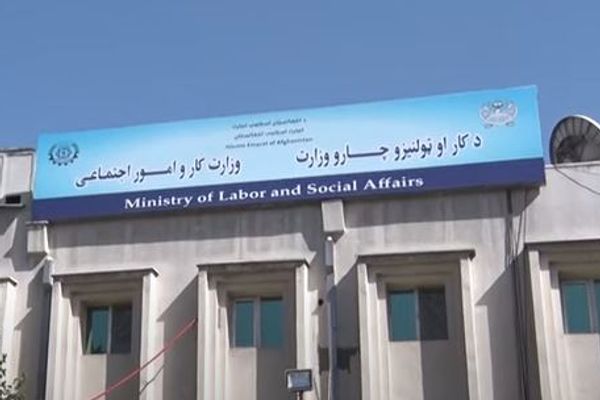 د طالبانو د کار وزارت وايي چې له ایران سره د کاري ویزو په اړه هېڅ هوکړه نه ده شوې