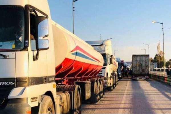 طالبان: په بندرونو کې د تېلو ټانکرونه چې نورمونه یې نه دي پوره کړي باید مسترد شي