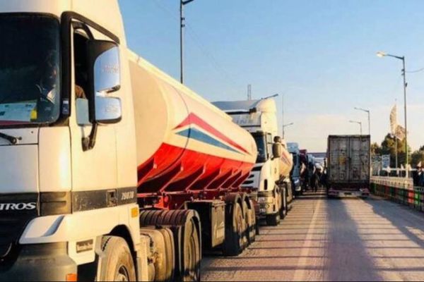 طالبان: په بندرونو کې د تېلو ټانکرونه چې نورمونه یې نه دي پوره کړي باید مسترد شي
