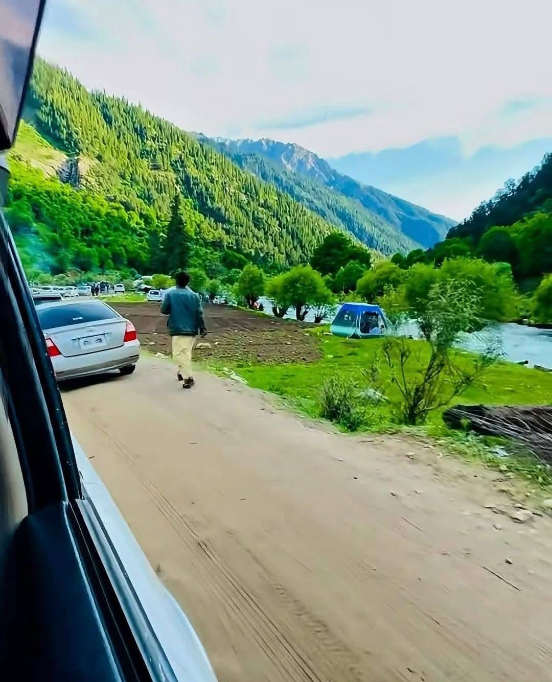 نورستان د اختر په ورځو کې؛ د سیلانیانو هوايي ډزو خلک ځورولي او یو کس هم وژل شوی