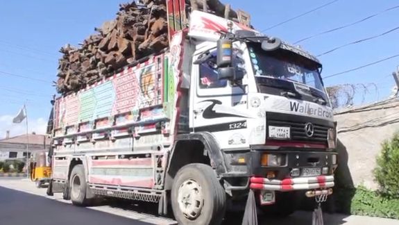 طالبانو په ننګرهار کې درې کسان د ښځو د وېښتو د قاچاق په تور نیولې دي