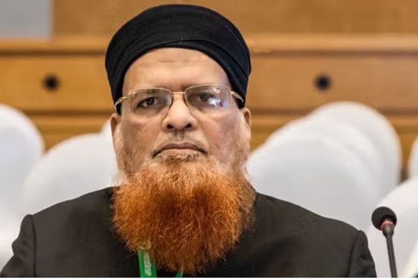 مفتي عثماني: له افغانستان سره د اسراییل او هند د مرستو په اړه څرګندونو له امله استغفار کوم