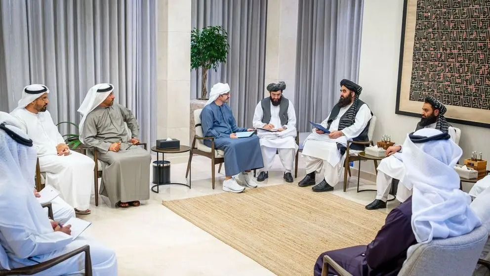 امیرخان متقی: امارات متحده یک بسته کمکی ۴۰۰ میلیون دالری در اختیار افغانستان می‌گذارد