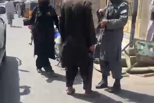 ځایي سرچینې: طالبانو په هرات کې سخت امنیتي تدابیر نیولي دي