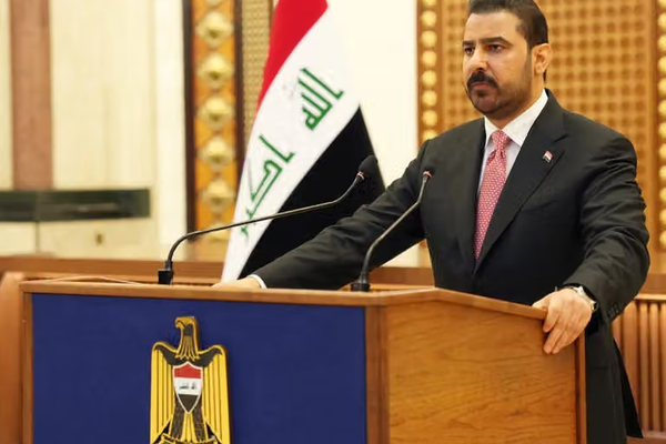 رئيس الوزراء العراقي يحدد يونيو القادم مهلة لنزع سلاح الجماعات المسلحة