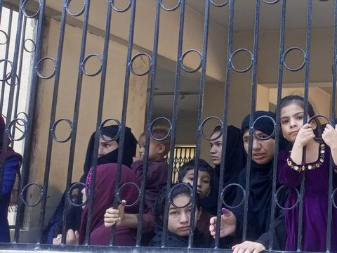 له ۲۸ کلنې کډوالۍ وروسته ۲۸ ورځې زندان او بېرته تش لاس خپل وطن