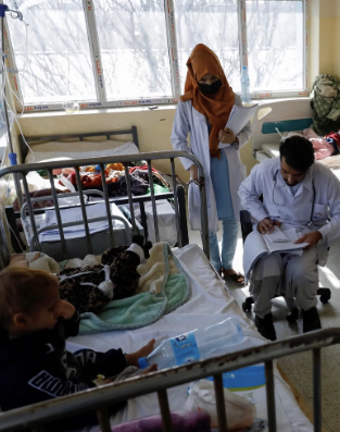 الأمم المتحدة: قطع الإنترنت في أفغانستان أودى بحياة الأطفال