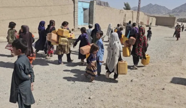 الصليب الأحمر: نصف سكان أفغانستان بحاجة إلى مساعدات المنظمات الدولية