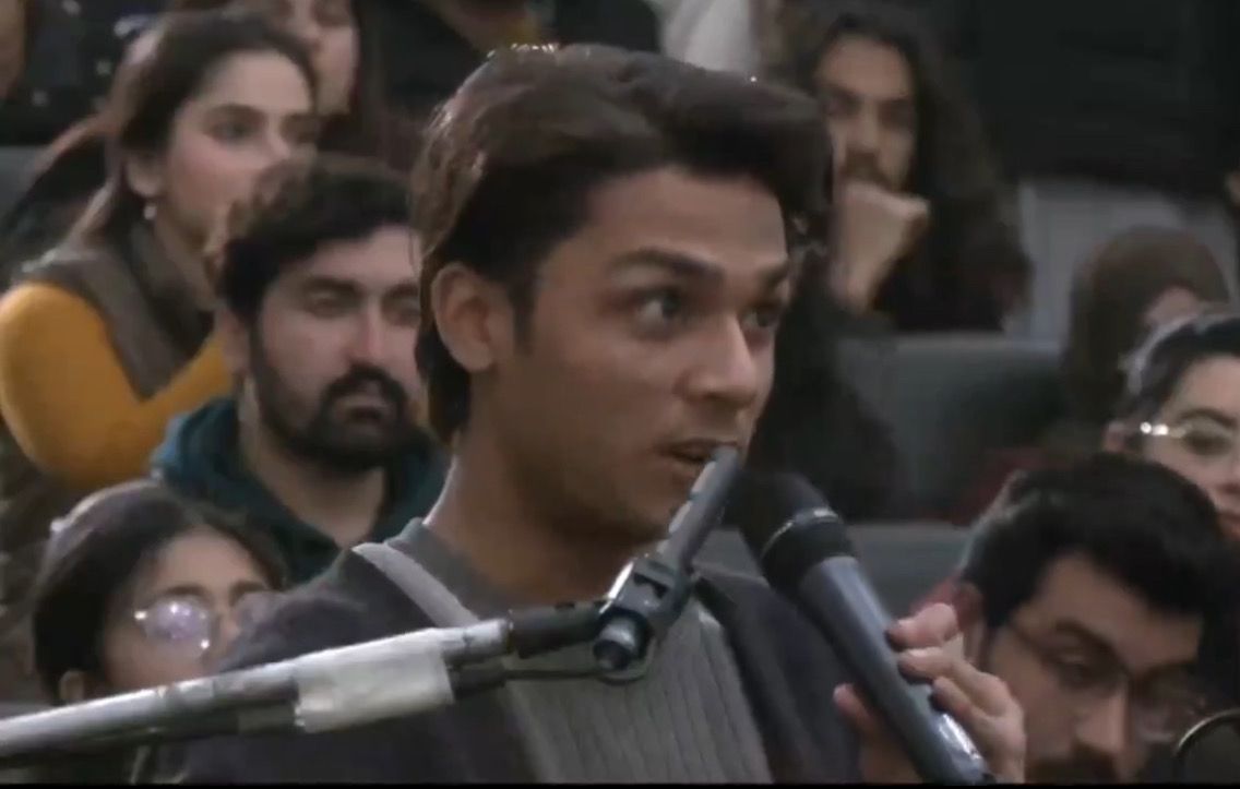 عباس نجف د بلوڅو زده کوونکو په نماینده ګۍ خبرې کوي