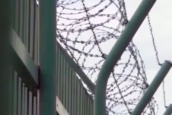 یک زندانی پیشین: «پس از سه سال آزادی هنوز درد و آثار شکنجه با من است»