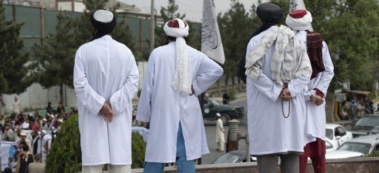 اداره امر به معروف طالبان در بادغیس: همه در وقت نماز کار خود را تعطیل کنند