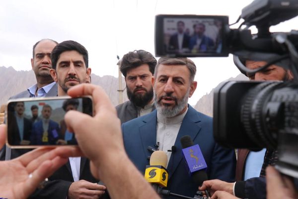 د افغانستان د شمال زلزلهځپلو ته د ایران د مرستو لومړۍ جوپه ورسېده