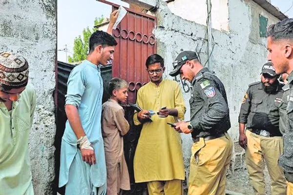 د بلوچستان په بېلابېلو سیمو کې د افغان کډوالو د نیولو لړۍ چټکه شوې