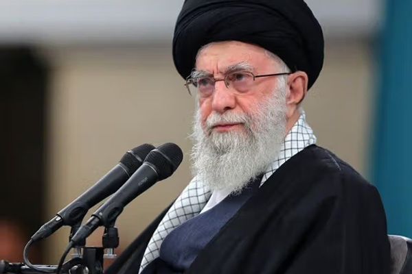خامنهای: ترامپ به همین خیال باشد که صنعت هستهای ما را از بین برده است