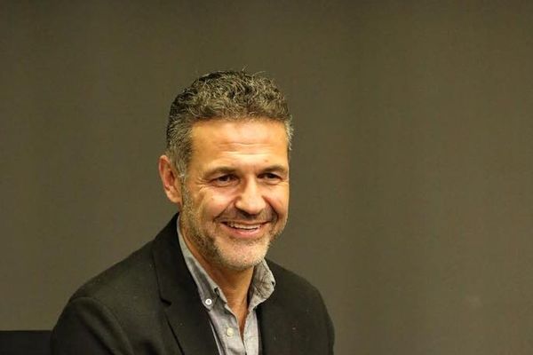 نویسنده کاغذپرانباز از جامعه جهانی خواست برای بازگشایی مکاتب دخترانه افغانستان تلاش کند