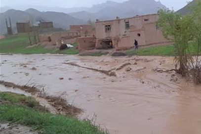 طالبان: در سیلابهای دایکندی منابع آب آشامیدنی و ۲۰۰ خانه ویران شدند