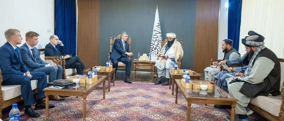 د روسیې له استازي سره د سراج الدین حقاني لیدنه